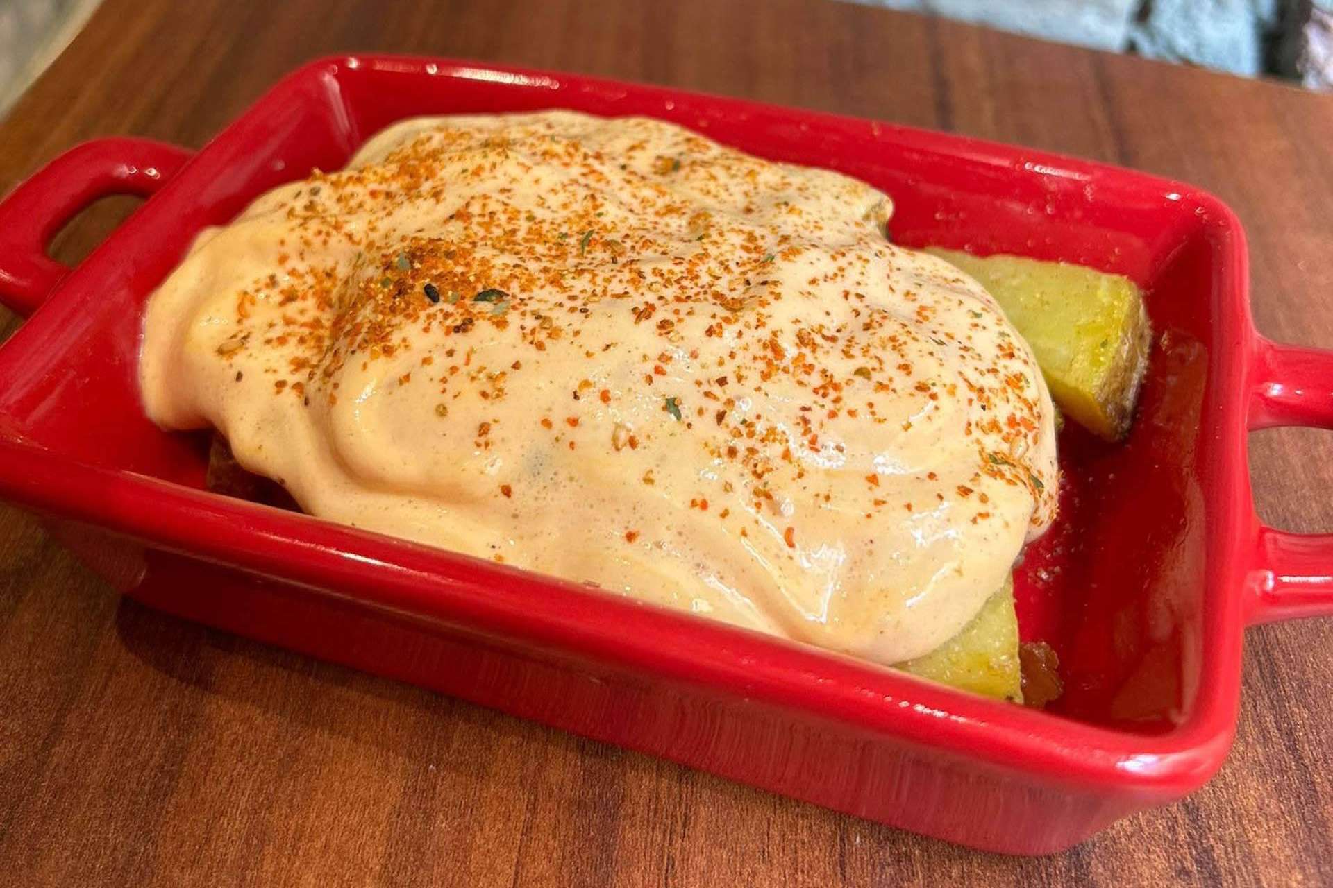 Casaamigos, el restaurante en Málaga donde probar sus famosas patatas bravas