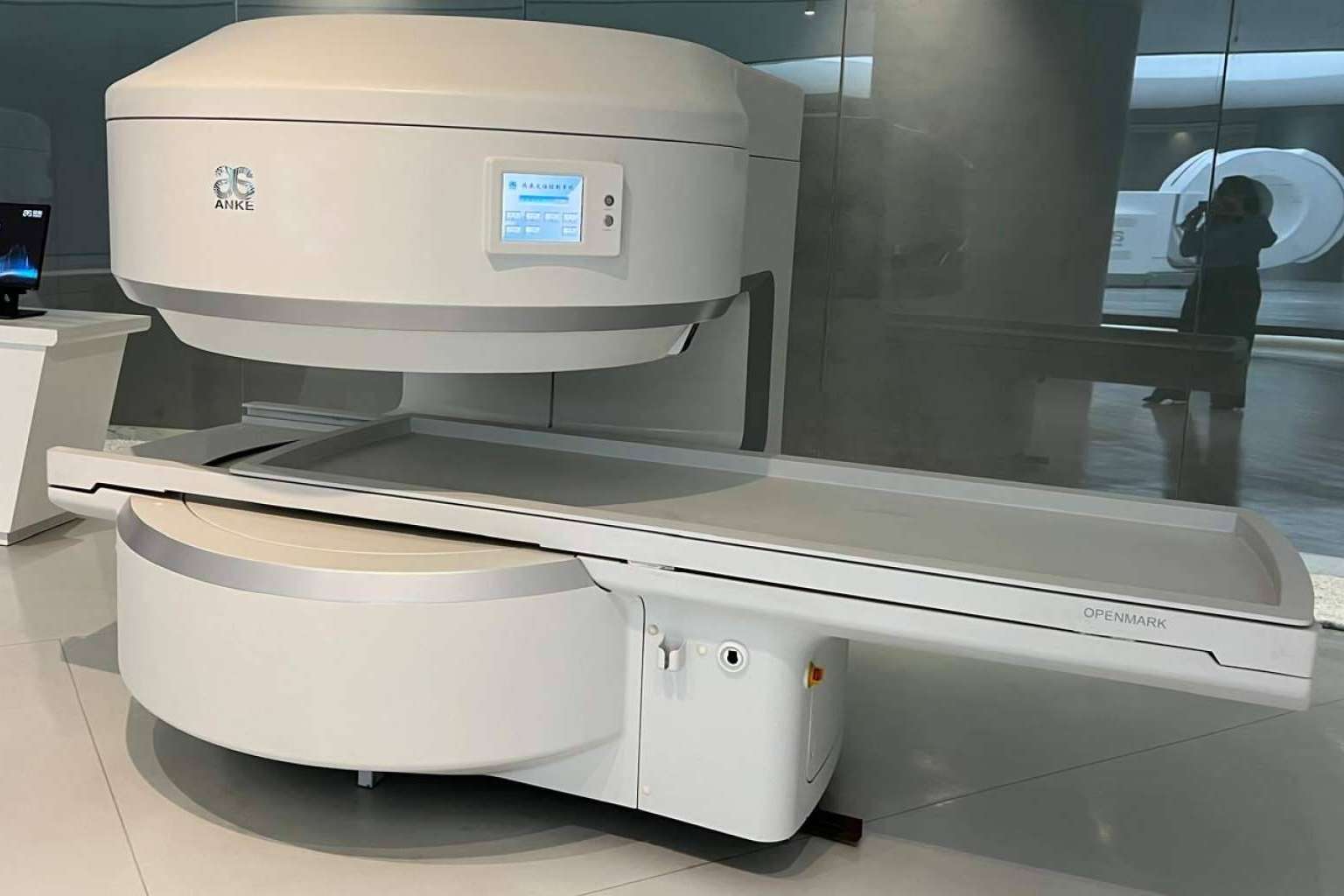 El Openmark III, disponible en SCPmedical, ofrece comodidad y precisión en resonancia magnética para diagnósticos avanzados