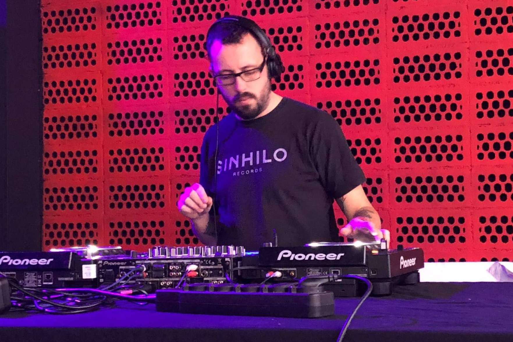 Equipos de DJ de ASB Audiovisuals, la clave para el éxito en bodas y eventos