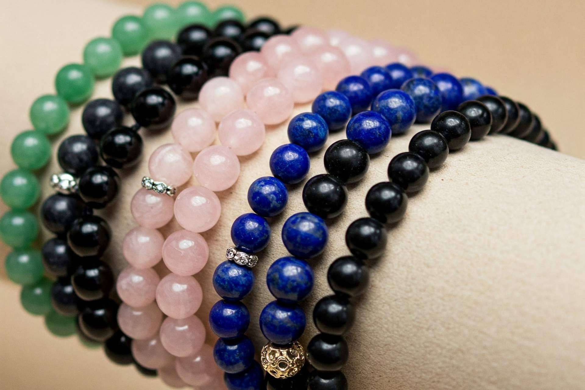 Pulseras de minerales artesanales, UniArt Minerales refuerza su catálogo online