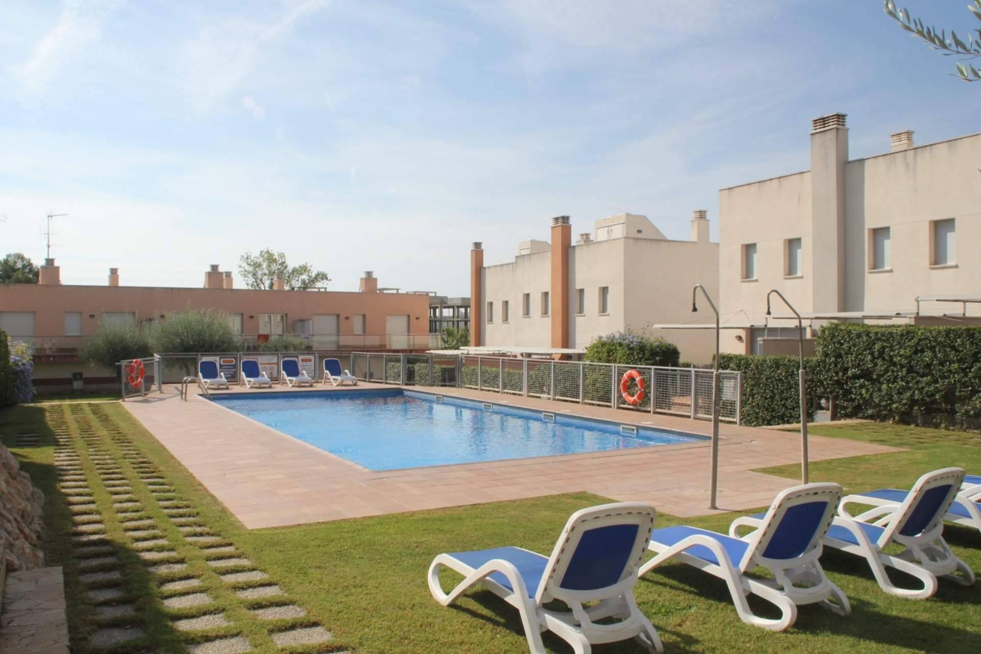 Vacaciones familiares con todos los servicios en la Costa Dorada, a un paso de la playa y PortAventura