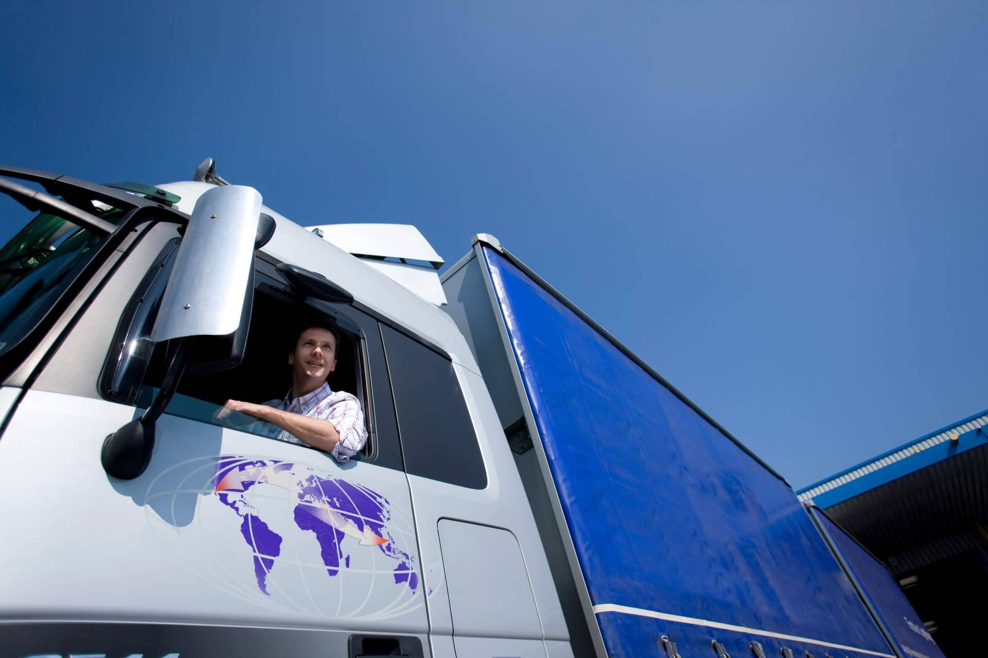 Subvenciones para obtener el CAP y el carnet de camión o autobús en Madrid