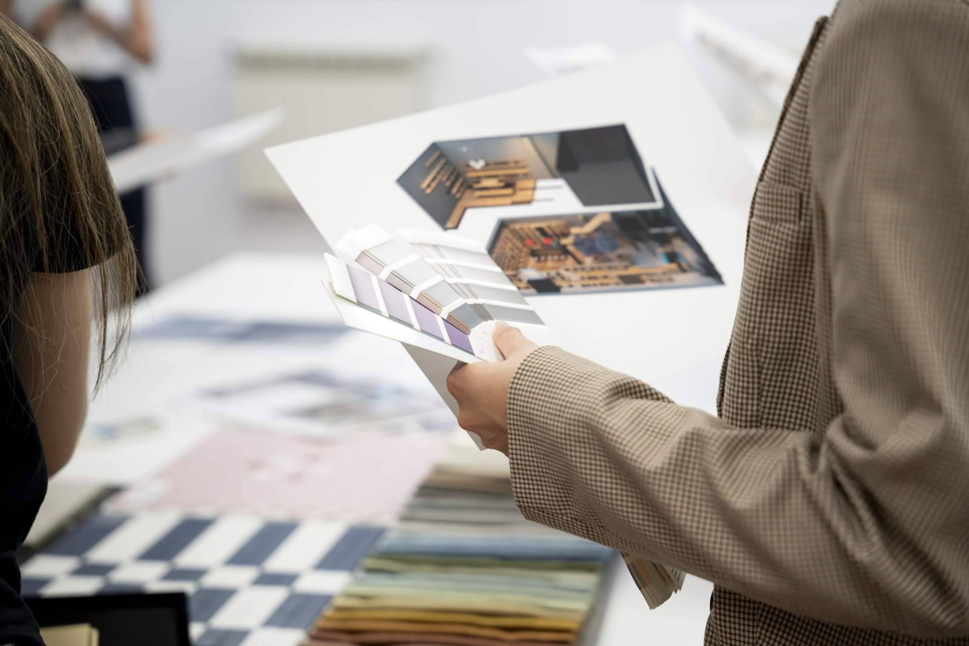 Diseño de interiores con visión de futuro, transformar espacios mediante formación especializada