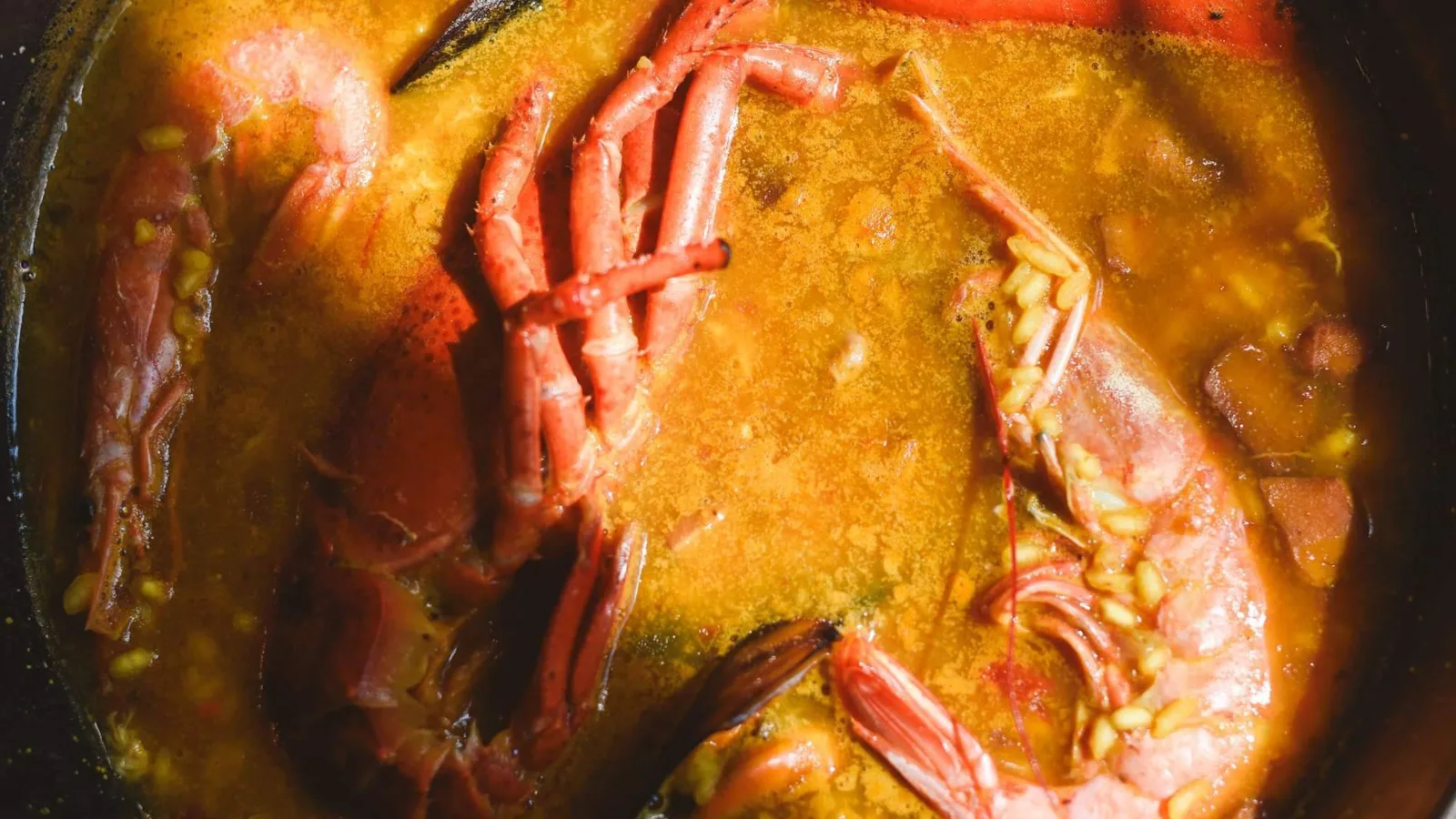 La Barceloneta esconde uno de los pocos restaurantes con cocina non-stop hasta las 2.30 horas