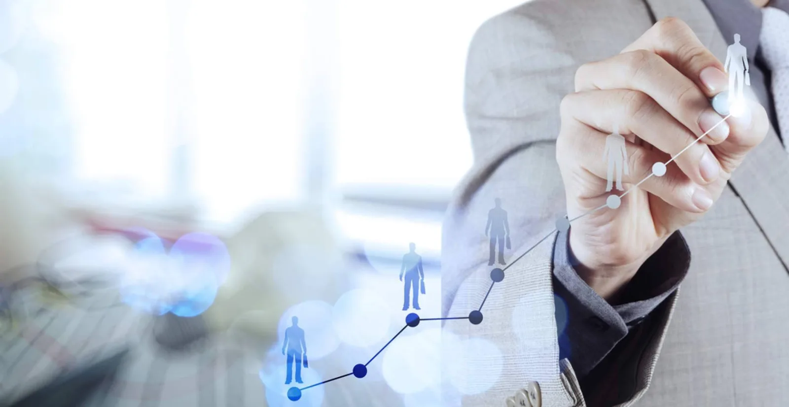 El regreso de las empresas tras el verano impulsa el uso del CRM con inteligencia artificial